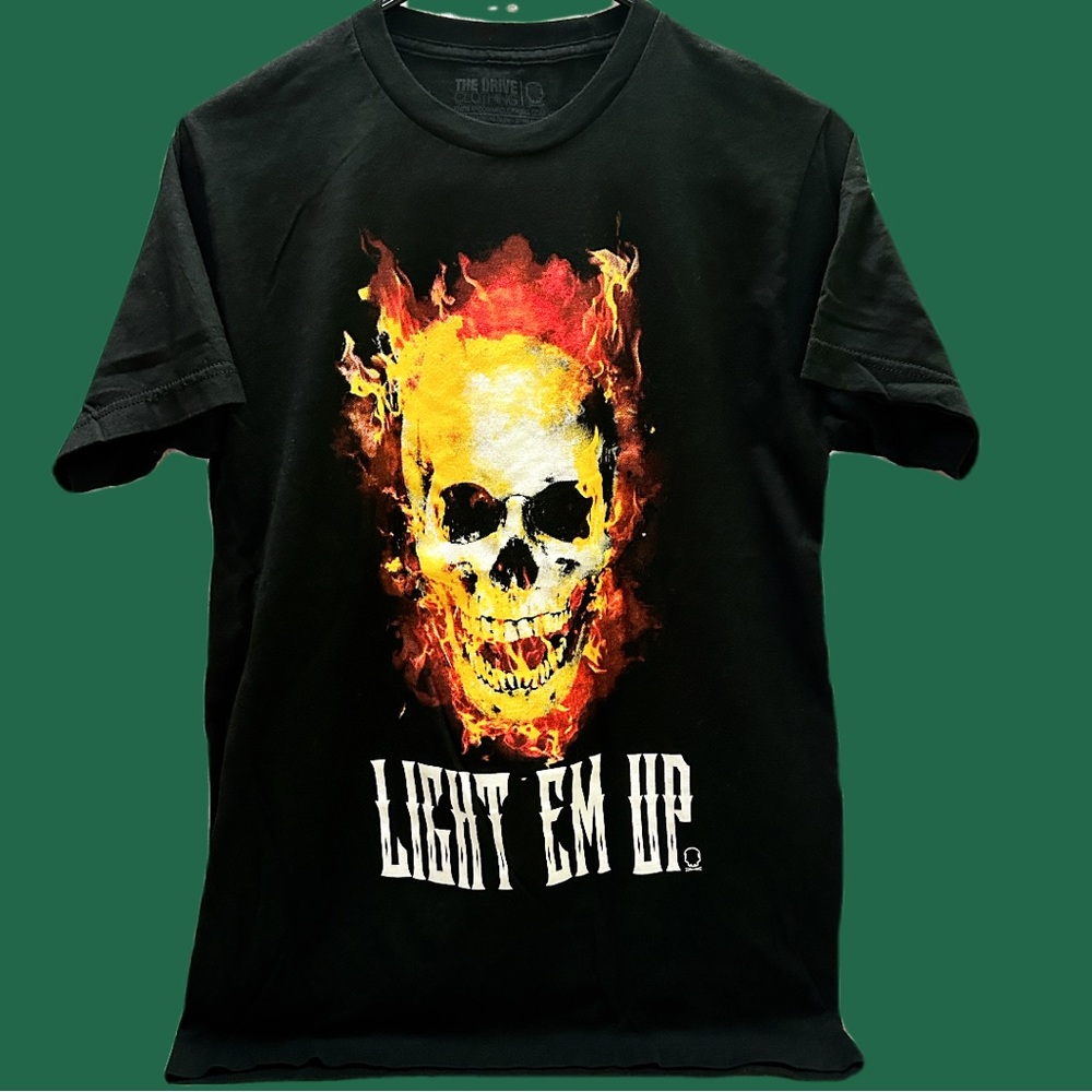 Men’s Black Graphic Tee with Skull Design size S